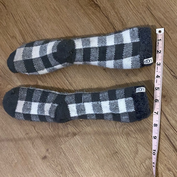 UGG Men's Grey and White Plaid Socks - Picture 9 of 9